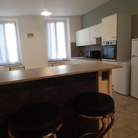 25 F Mistral 1 Er G Apartment